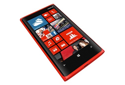 Cena telefonu Lumia 920 začíná v Německu na 649 eurech