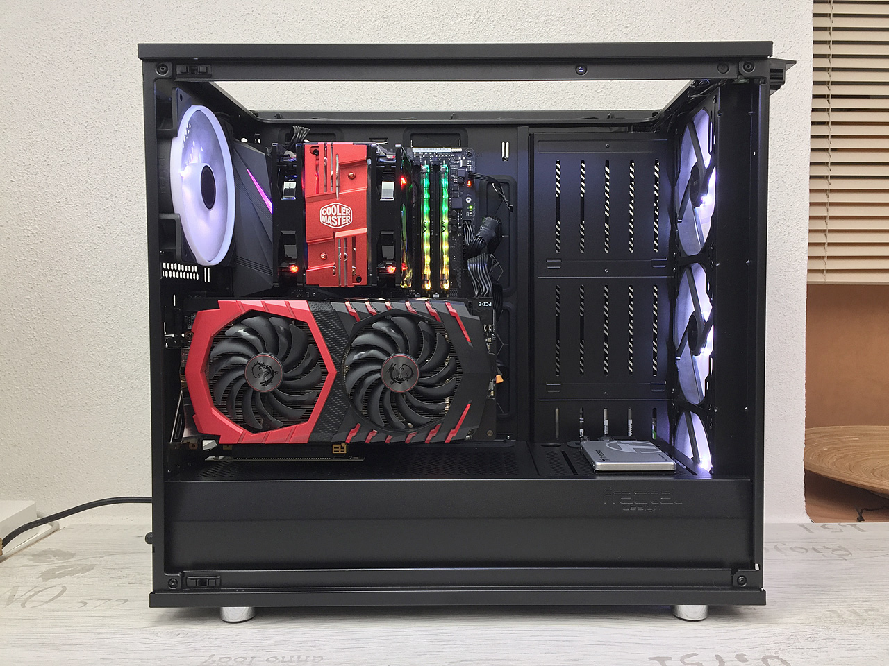 Fractal Design Define S2 Vision: první skříň švédů s RGB LED