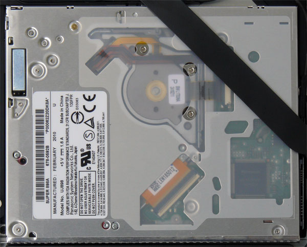 Apple MacBook Pro — 15" s Core i7 a GeForce GT 330M
