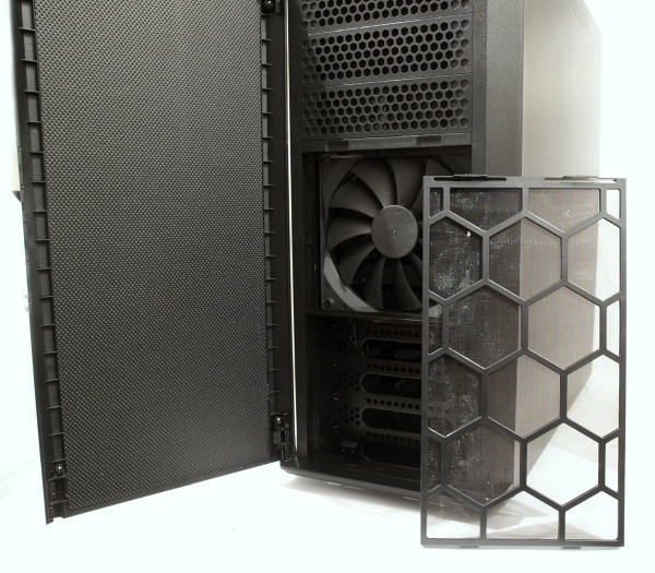 Corsair Carbide 330R – tichý společník za dobrou cenu