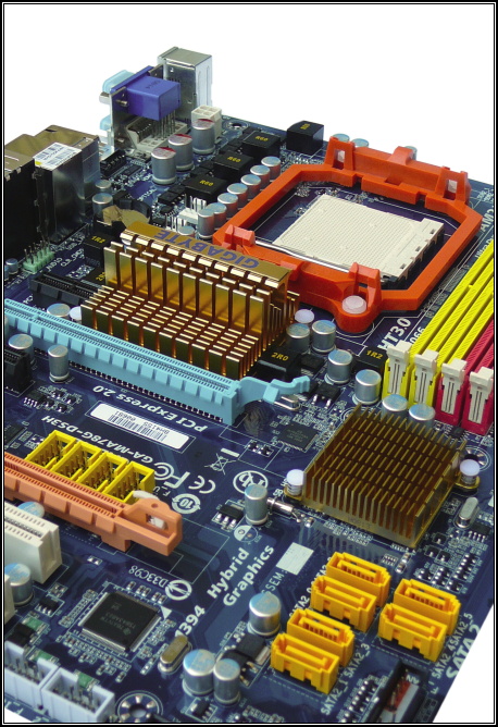 NVIDIA nForce 780a SLI vs AMD RS 780G (1/2 představení)