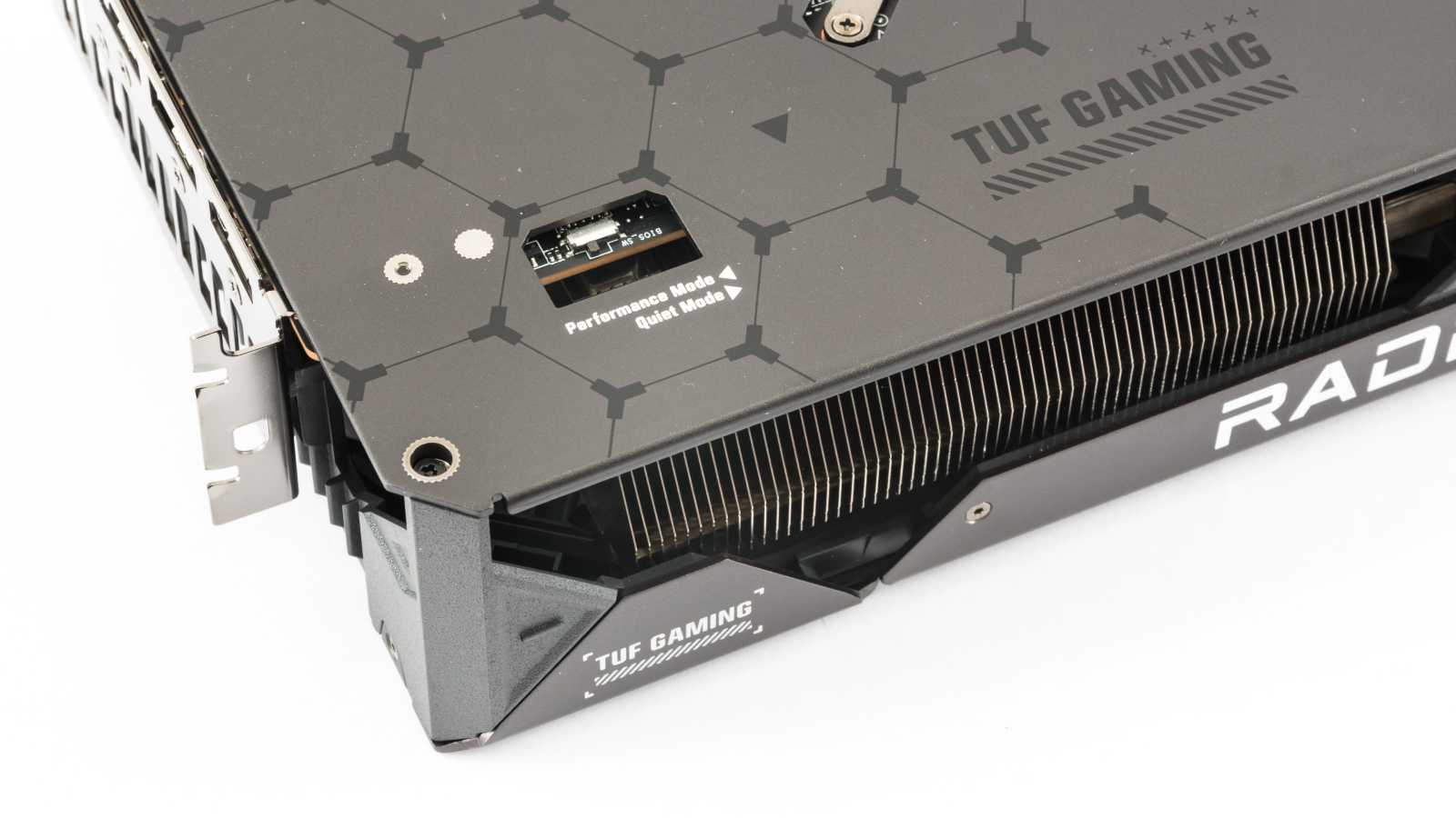 Asus TUF Gaming Radeon RX 7700 XT OC Edition 12GB v testu: luxusní chladič za luxusní cenu