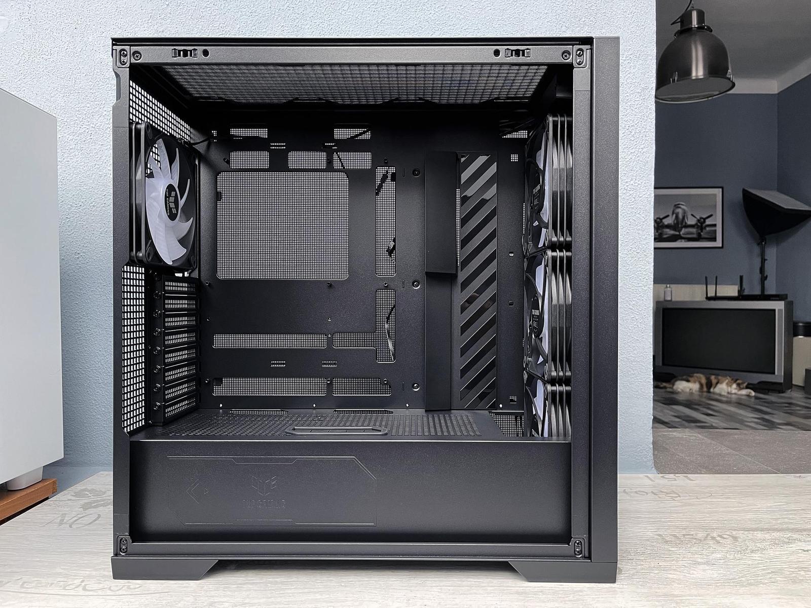 Test skříně ASUS TUF Gaming GT302 ARGB – chladná sebedůvěra