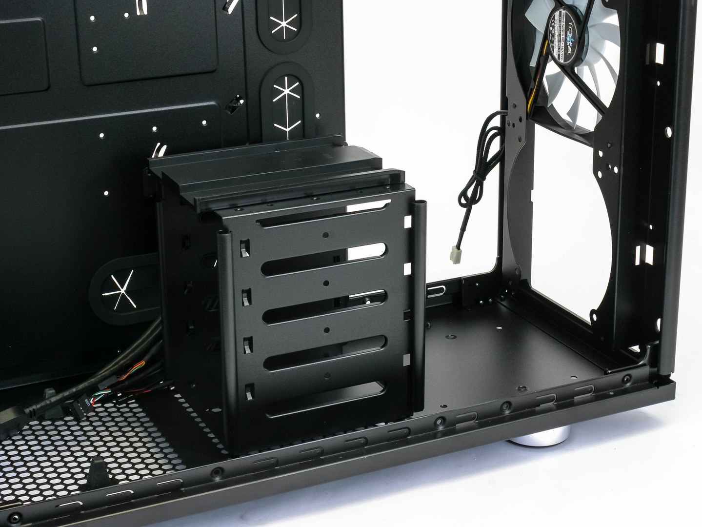 Fractal Design Arc XL: variabilita, elegance, prostor a dobrá cena