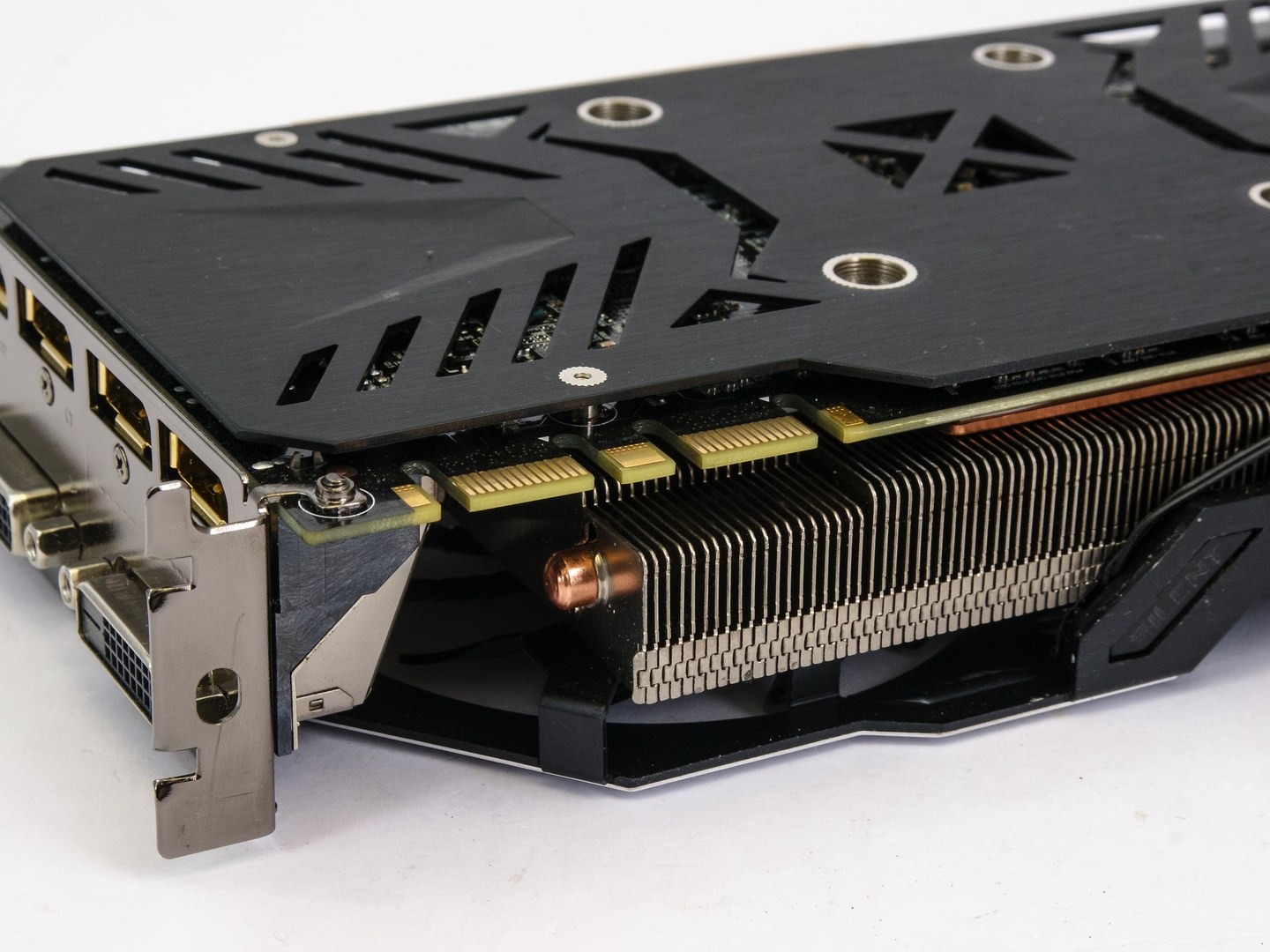 Gigabyte GTX 980 Ti Gaming: Jak běží GeForce na plný plyn