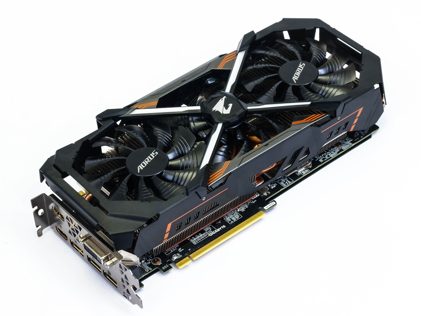 Gigabyte Aorus GTX 1080 Ti: Tvrdá konkurence pro MSI