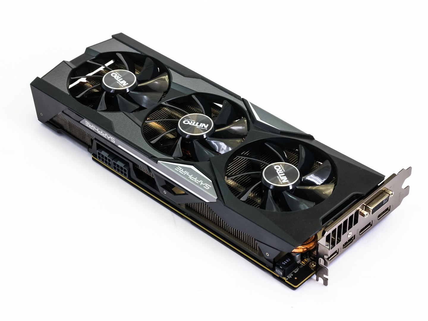 Sapphire Nitro R9 Fury v testu: Levnější, výhodnější, ale...