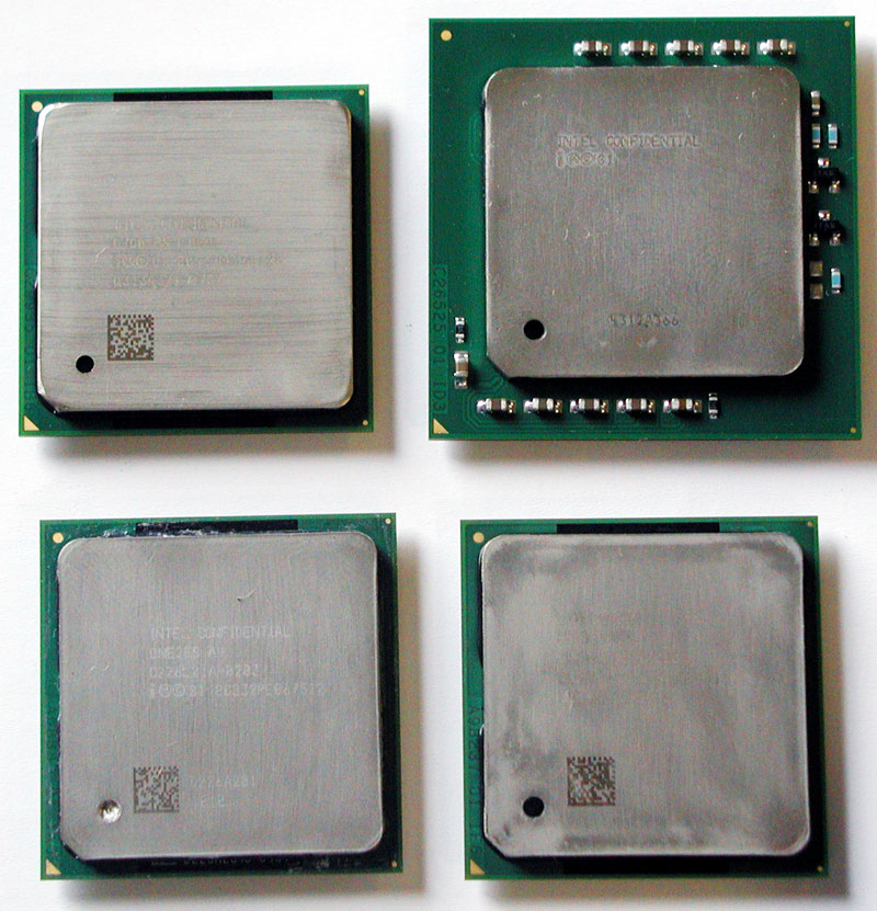 Vlevo nahoře Celeron 2,6 GHz, vpravo nahoře Xeon 3,06 GHz, vlevo dole Pentium 4 2,66 GHz s 533 MHz FSB, vpravo dole Pentium 4 2,4 GHz s 800 MHz FSB 