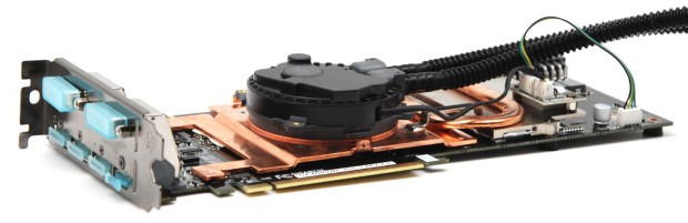 Gigabyte GTX 980 WaterForce: Systém tří grafik za 70 000!