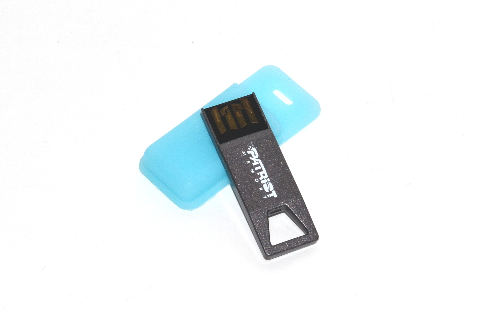 Velké srovnání 32GB flash disků – USB 3.0 dotahují cenou 2.0