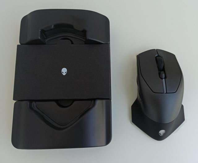 Dell Alienware 610M - mimozemské torpédo zabíjí s kabelem i bez