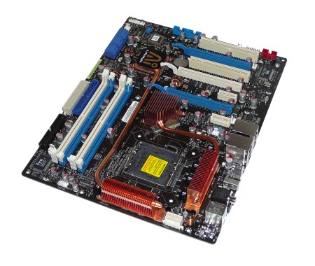 Základovky pro Intel - 1/3 (Asus P5N32-E SLI Plus a MSI P35 Neo-F)