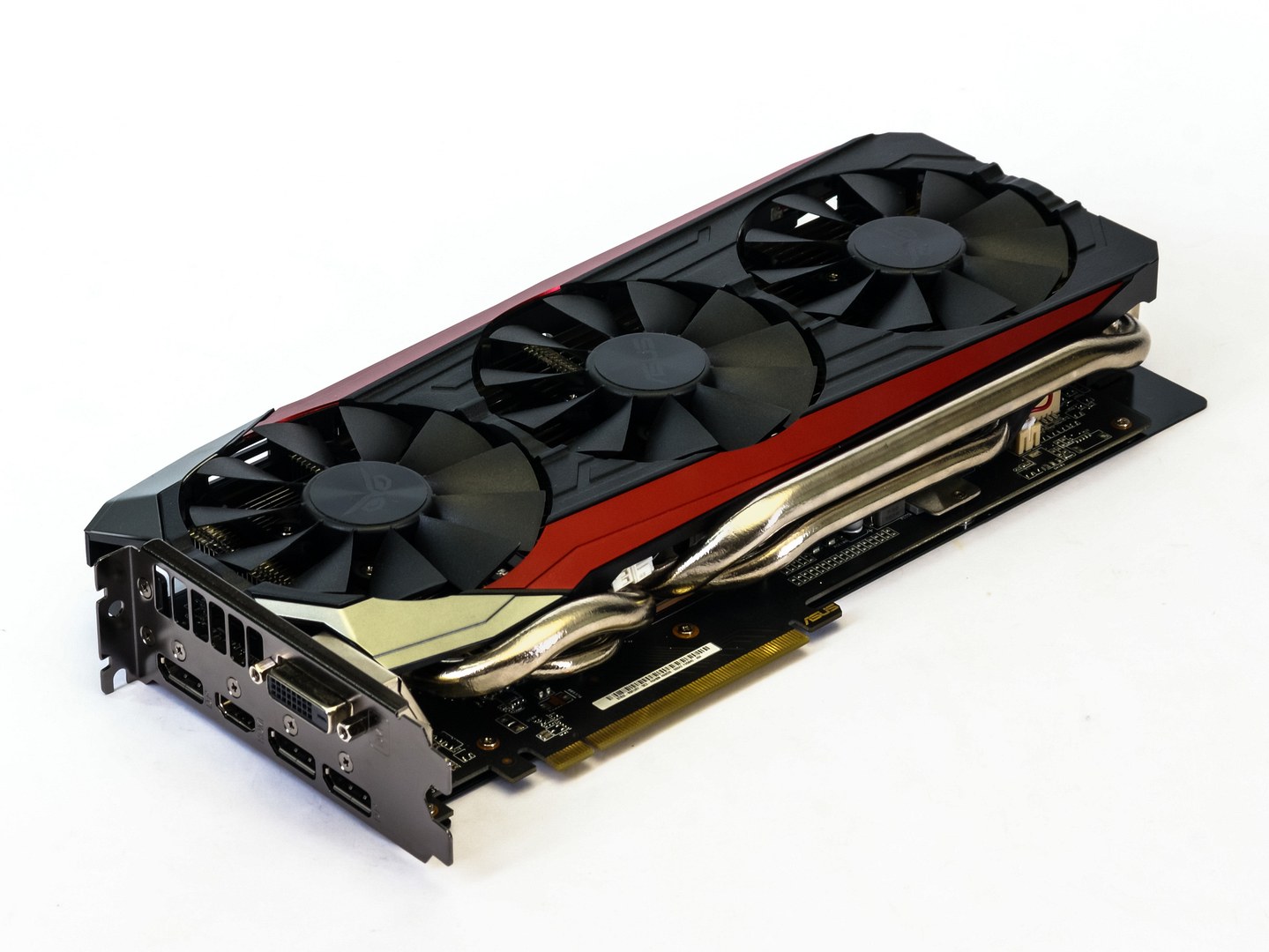 Test Asus Strix Radeon R9 Fury: Jaké je Fiji bez vodníka?