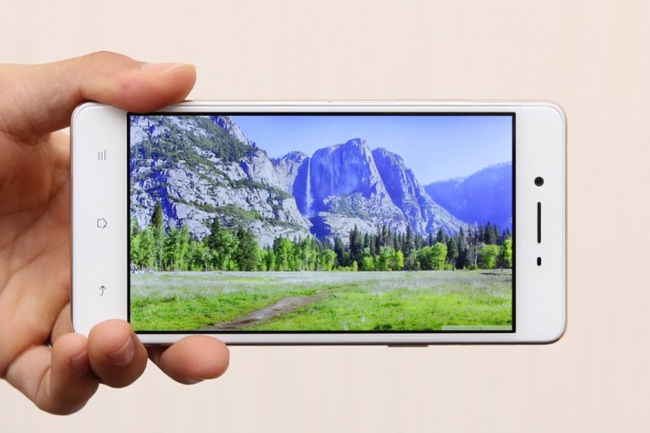 Fotomobil Oppo F1 byl oficiálně představen, je více jak 2× dražší než jeho konkurence