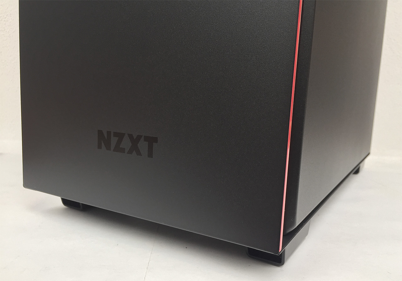 NZXT H700i: může být počítačová skříň chytrá?