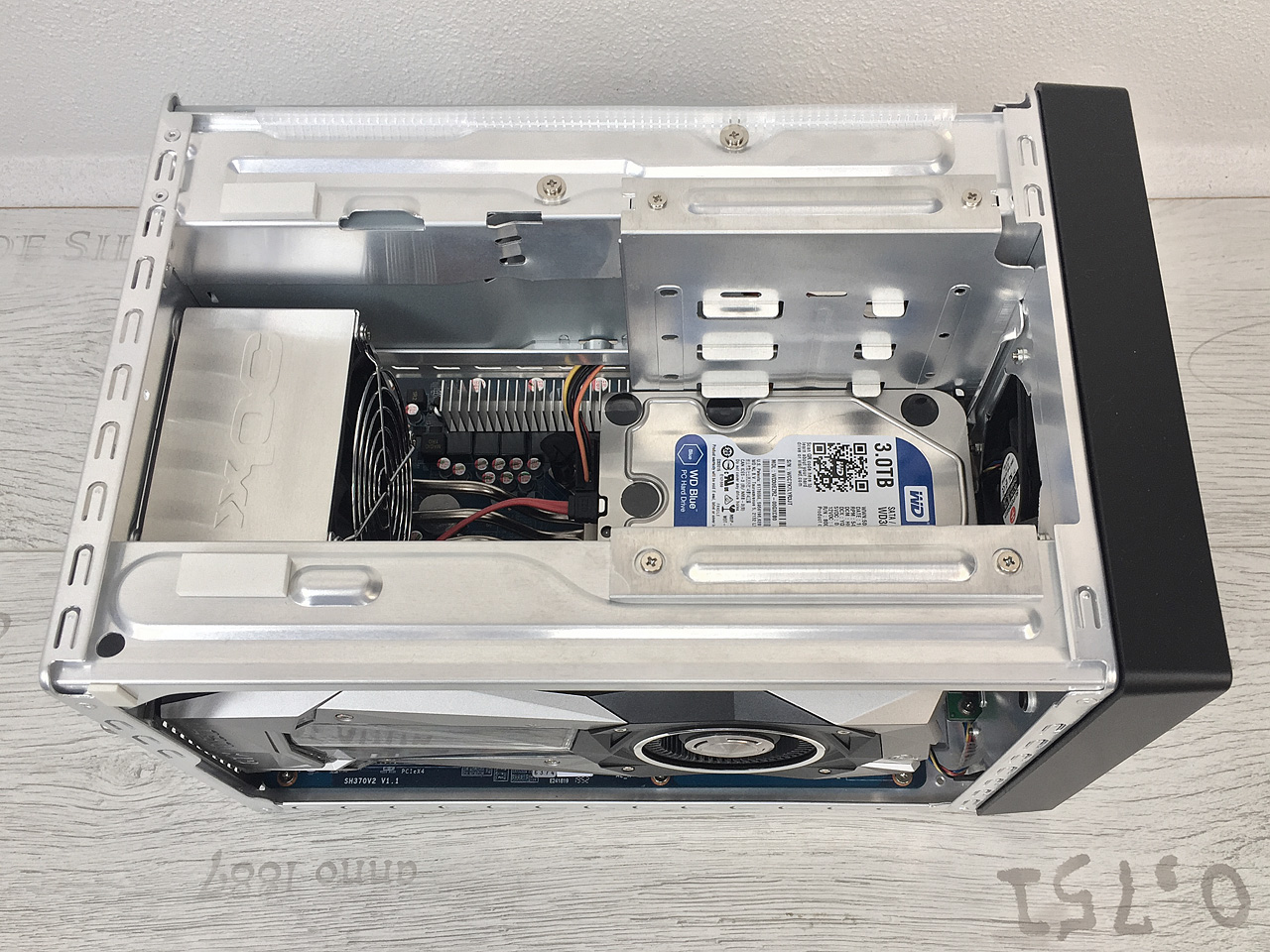 Shuttle XPC cube SH370R8 – spoutaná bestie