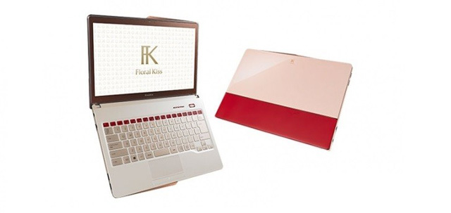 Fujitsu Floral Kiss – módní notebook pro dámy