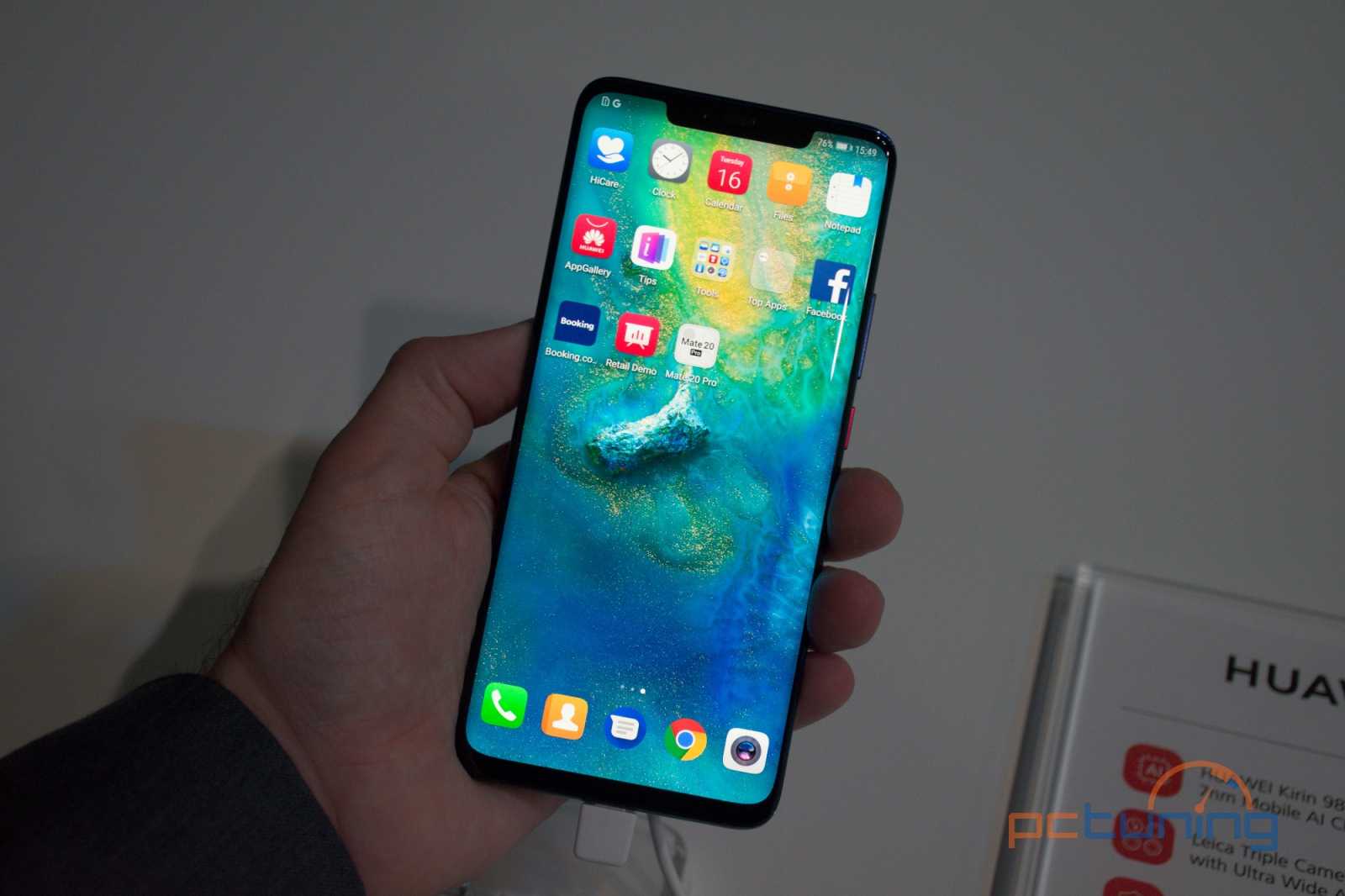 Huawei Mate 20 Pro je prvotřídní drobek, který bezdrátově nabije ostatní