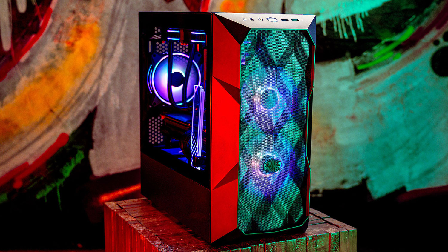 Cooler Master představuje počítačové skříně Master HAF 500, MasterBox TD300 Mesh a MasterBox 500