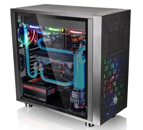 Thermaltake uvede na trh PC skříň Core X31 s bočnicí z temperovaného skla