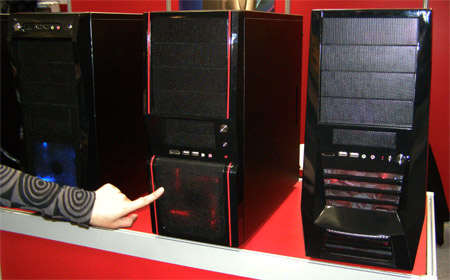 CEBIT 2010: počítačové skříně - fotoreportáž 2/3