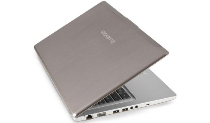 Gigabyte vylepšil herní ultrabook U2442DT