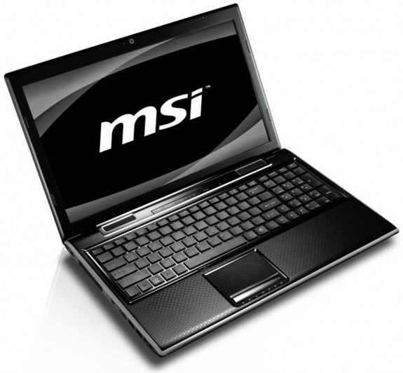 MSI uvedla FX610: notebook s tříjádrovým Athlonem II P840