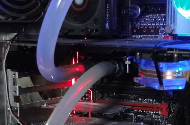 Nvidia Titan Xp ve 23 hrách a testech, včetně OC na vodě