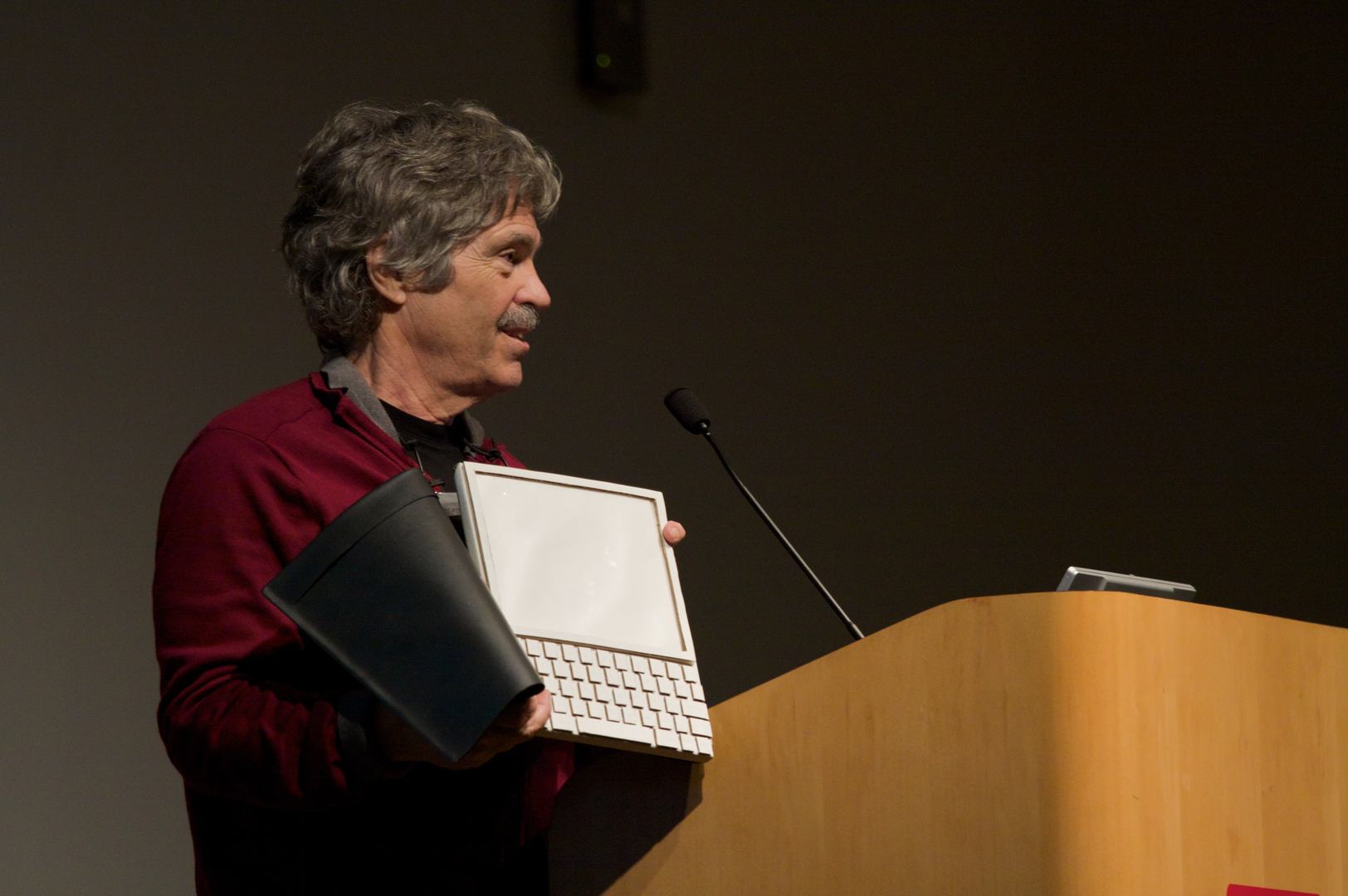 Alan Kay and the prototype of Dynabook, pt. 5 Uploaded by JoJan. Licensed under CC BY 2.0 via Wikimedia Commons.