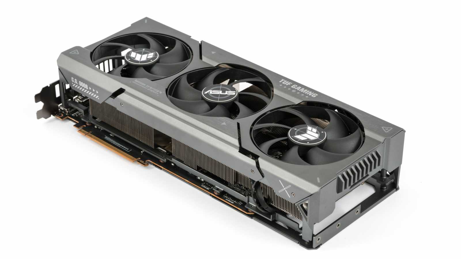 Asus TUF Radeon RX 7900 XT: Obrněnec se špičkovým chladičem