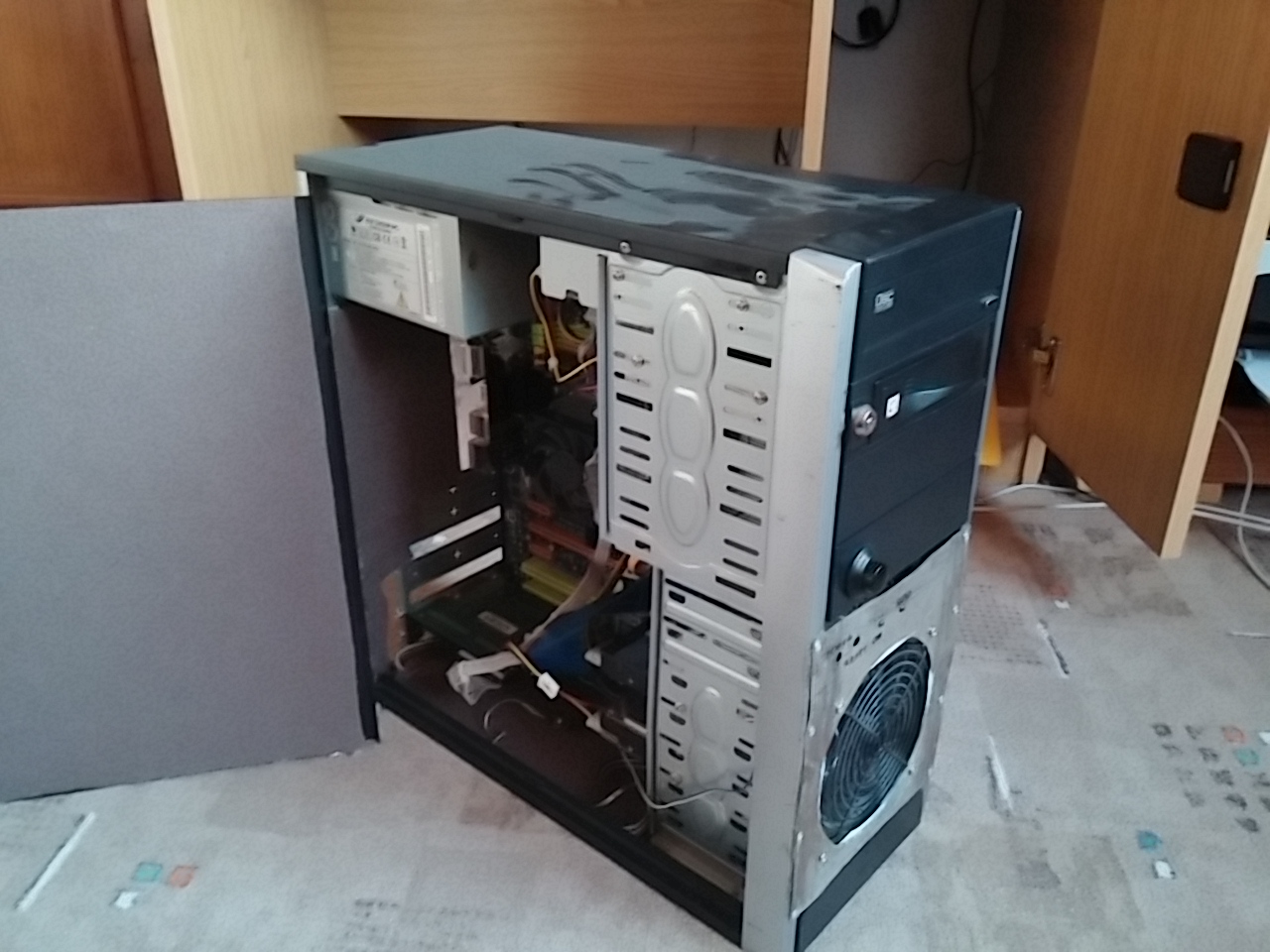 Soutěž s Fractal Design o nejošklivější skříň: vyhlášení