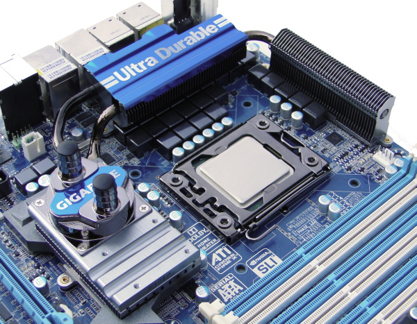 Gigabyte GA-X58A-UD9 – Nejluxusnější základ od Gigabyte