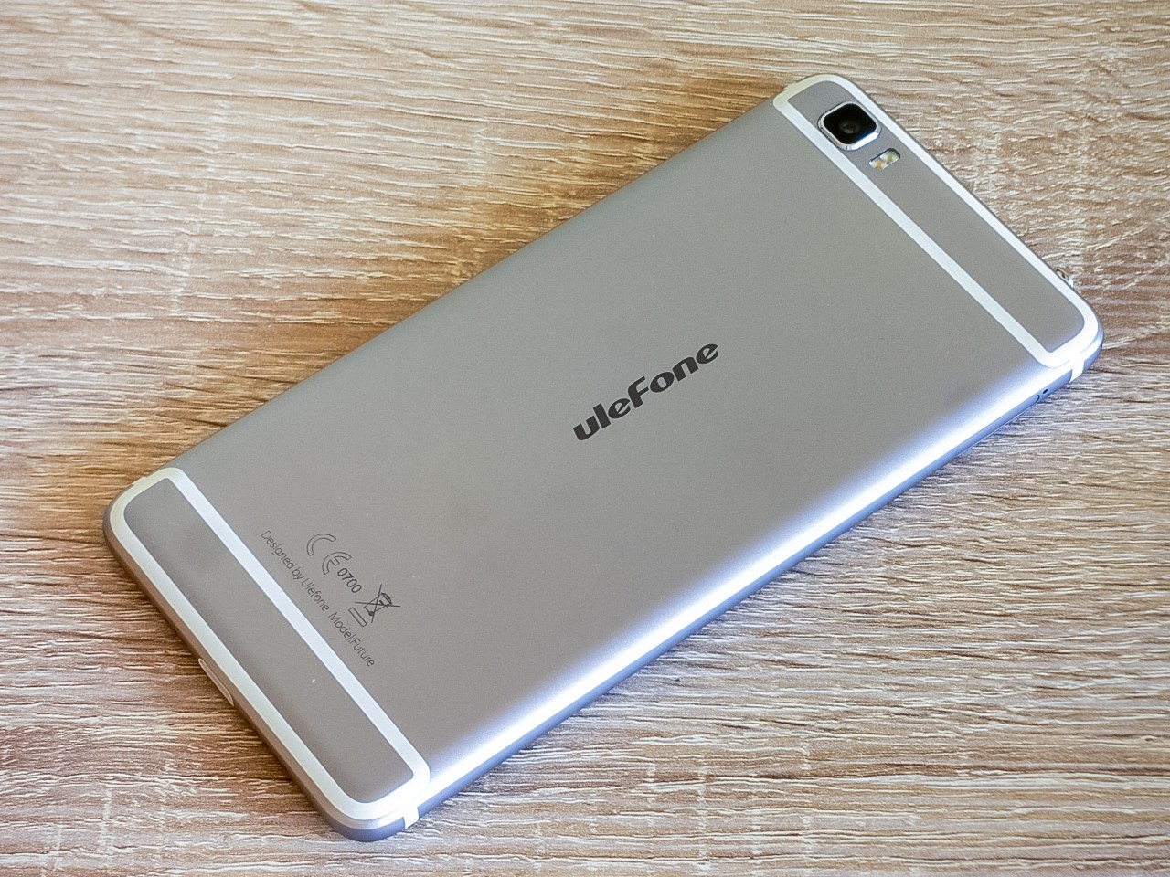 Ulefone Future: číňan s bezrámečkovým displejem v testu