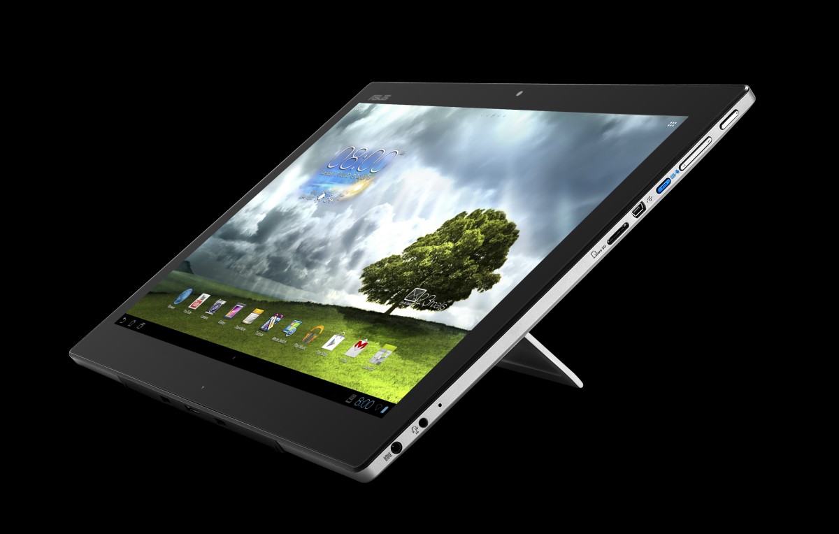 Asus Transformer All-in-One: Kombinace tabletu s Androidem a desktopu s Windows 8