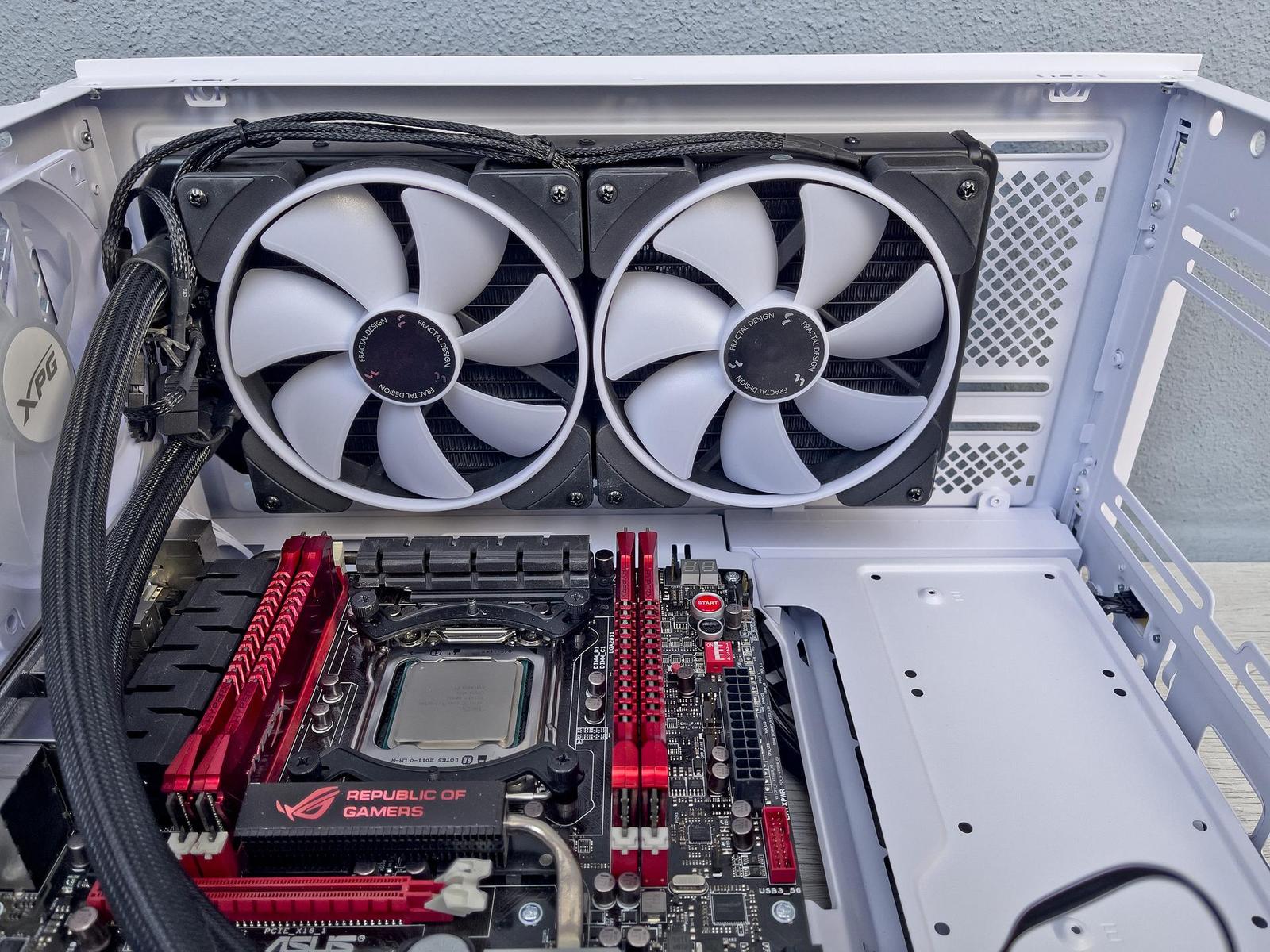 Test skříně XPG Starker AIR BTF – atraktivní vzhledem i cenou