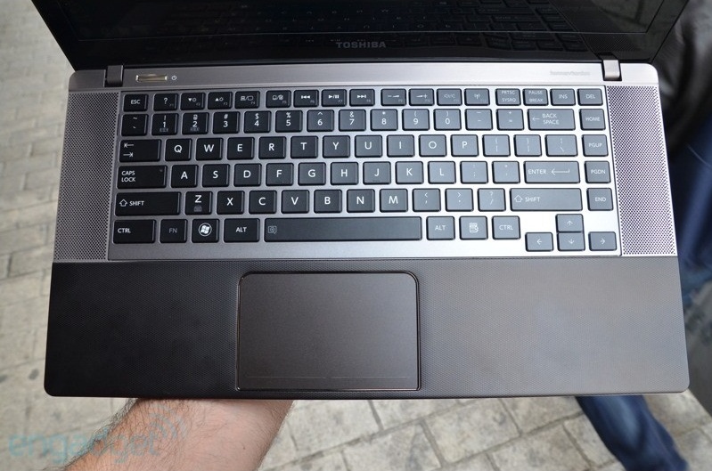 Toshiba má 14palcový ultrabook s poměrem stran 21:9