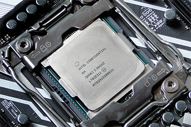 Intel Core i9-7900X: Desetijádrový Skylake-X v testu