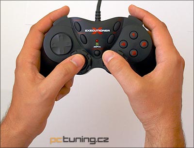 Minirecenze: Gamepad XFX Executioner