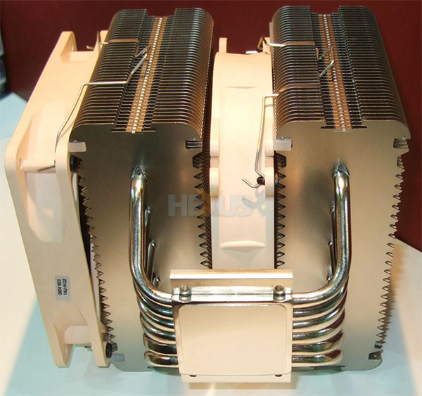 CPU chladič a 14cm ventilátor