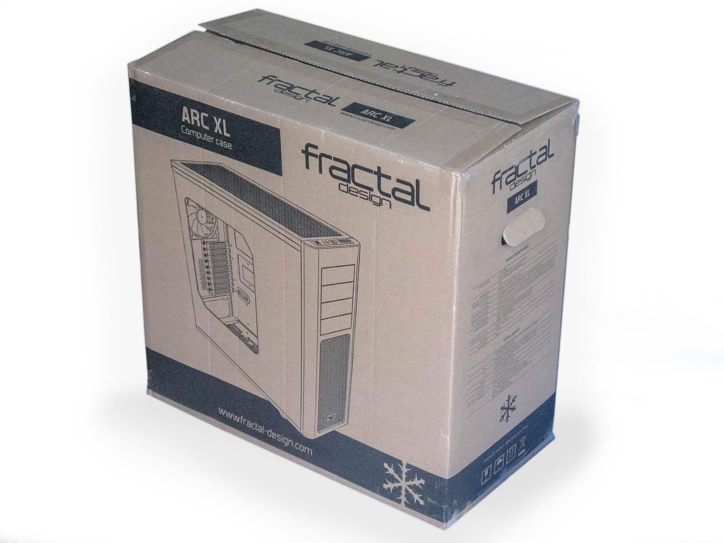 Fractal Design Arc XL: variabilita, elegance, prostor a dobrá cena