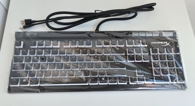 HyperX Alloy Elite 2 – červené spínače a oslnivé podsvícení 