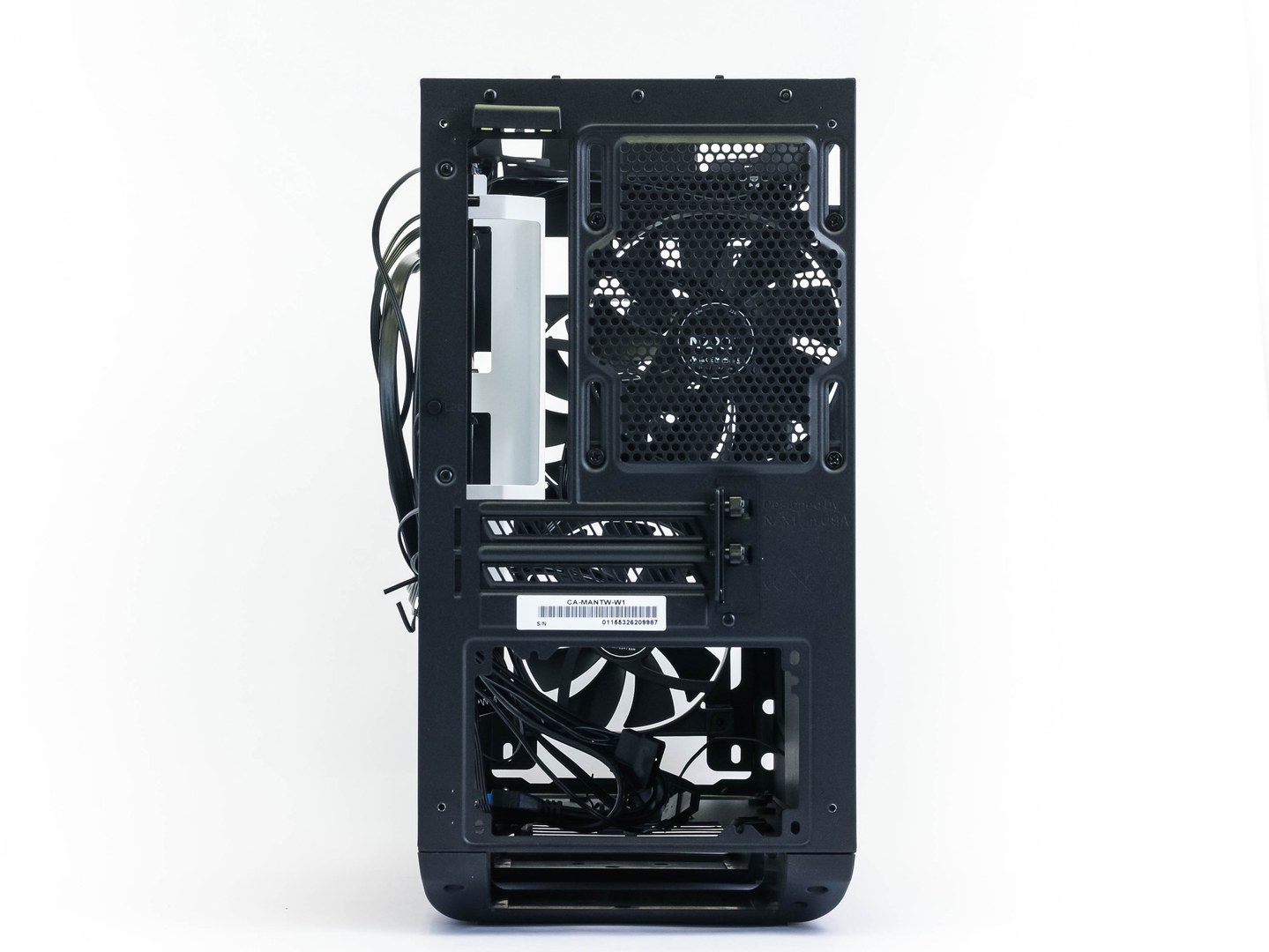 NZXT Manta: Malá skříň pro velké monstrum