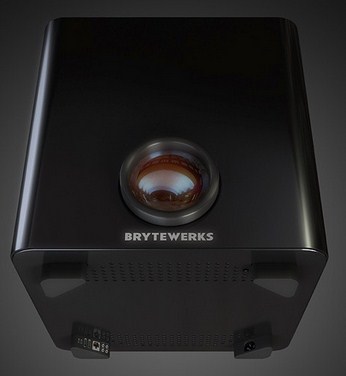 Model One od BryteWerks, HTPC s integrovaným HD projektorem