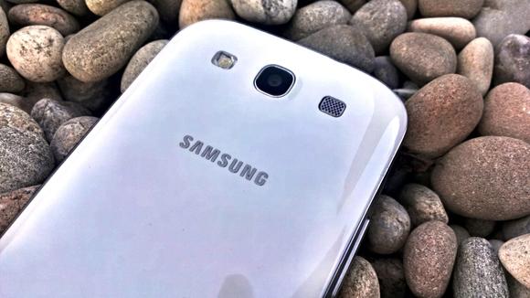 Samsung zahájil distribuci Androidu 4.1 Jelly Bean pro supermobil Galaxy S3