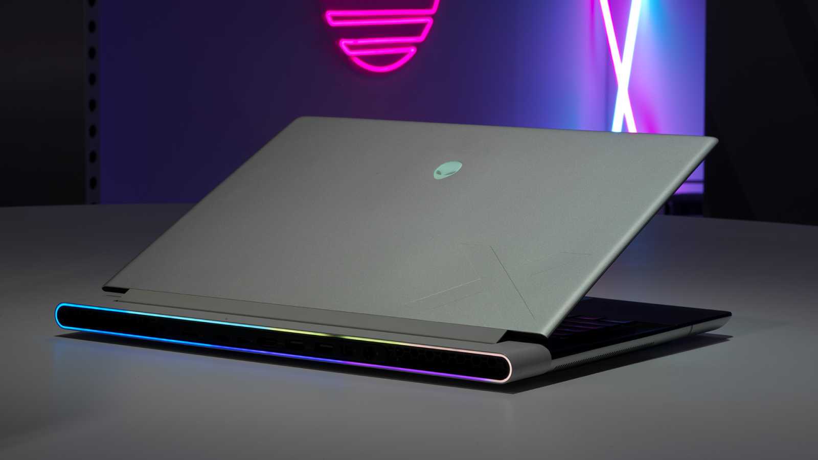 Alienware x16 R2