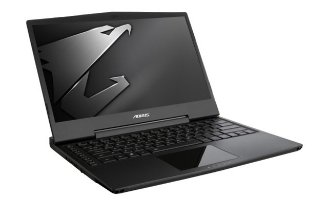 AORUS zahajuje prodej herních notebooků X3 a X3 Plus s grafikou GTX 970M