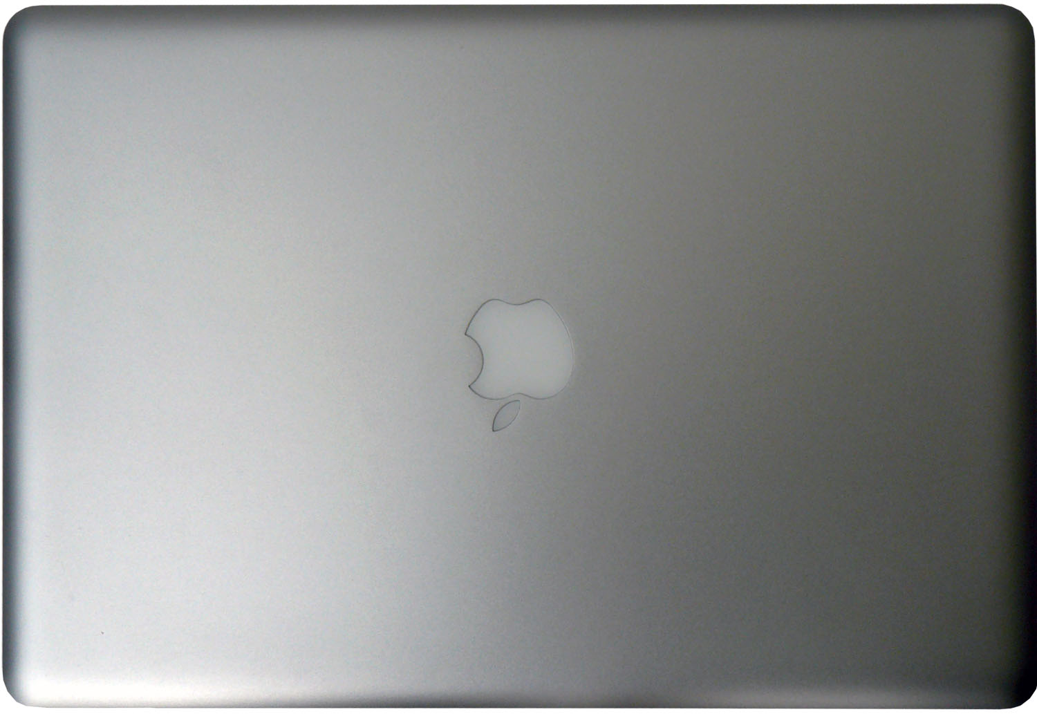 Apple MacBook Pro — 15" s Core i7 a GeForce GT 330M