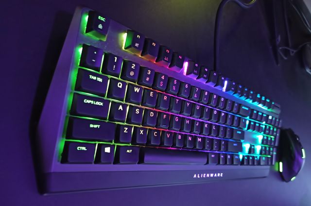 Dell Alienware 510K - perfektní mechanika na psaní i hraní