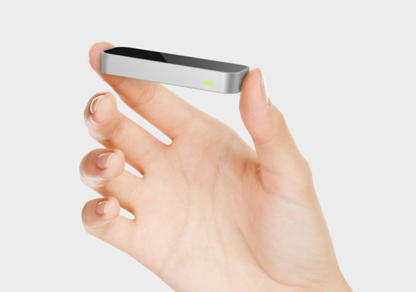 Malý pohybový ovladač Leap Motion Controller již v květnu