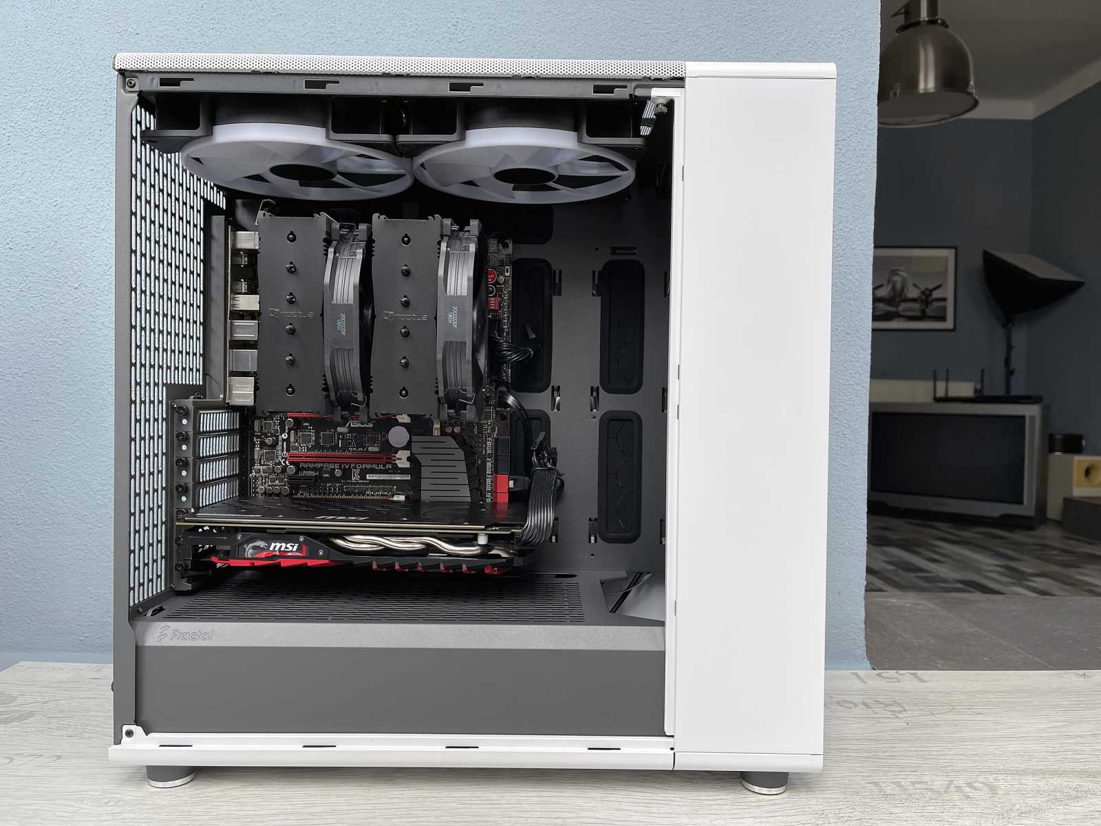 Test skříně Fractal Design North XL: skandinávský styl pro vaše PC